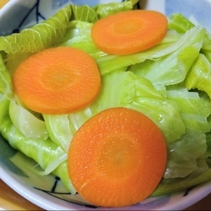 レタスとにんじん♪生野菜サラダ•.¸¸¸.☆
